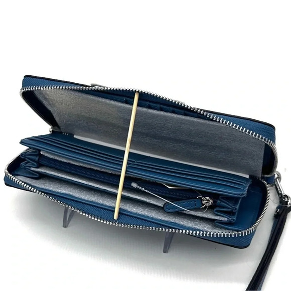 Michael Kors Large Continental Wallet Wristlet Teal (NWT) - Picture 7 of 9